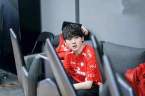 JackeyLove新星惊险取胜表现惊艳，TES未来可期！